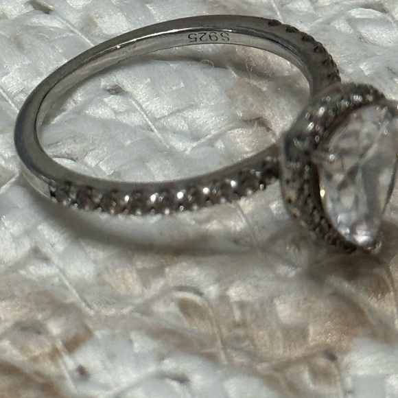 Silver Teardrop- Engagement Ring ‘ stand in ‘ S925 size 6 - Picture 8 of 8